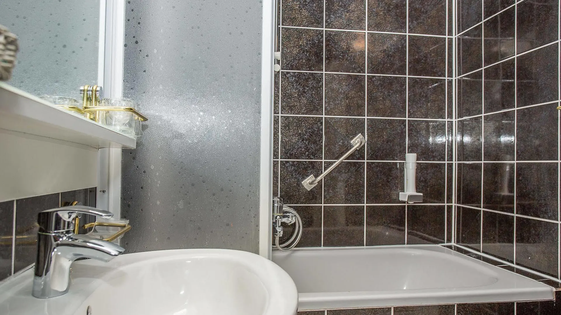 ***  Hotel Bavaria Trogir Donji Seget Hırvatistan