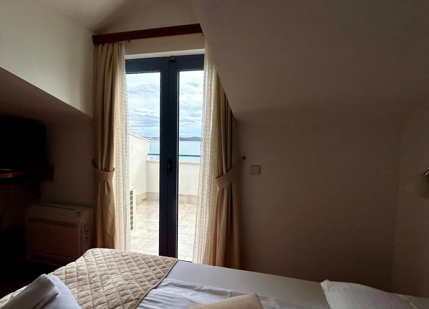 Hotel Bavaria Trogir Donji Seget 3*,